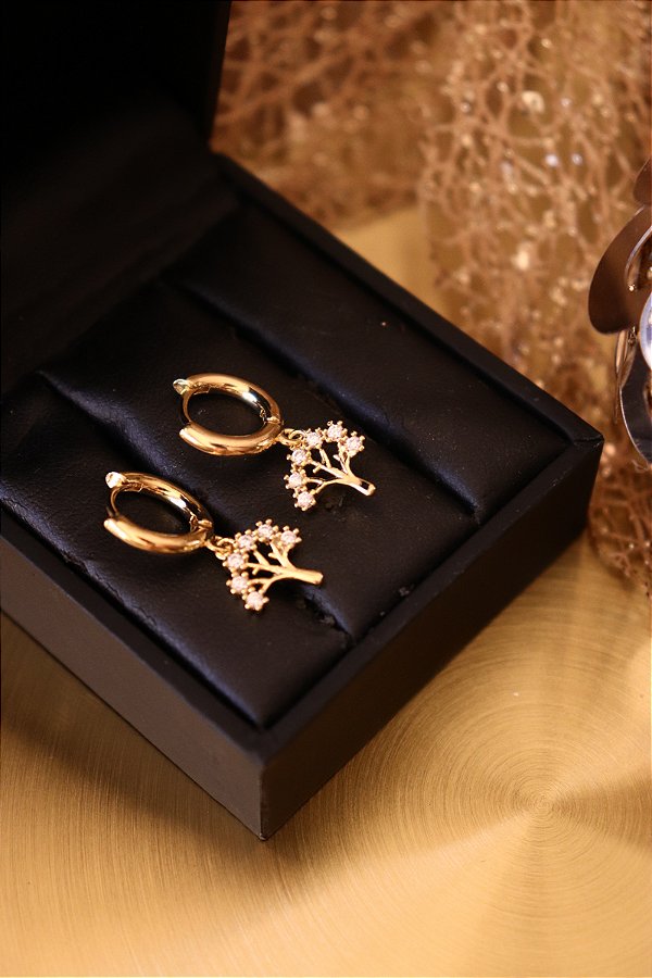 Brinco de Argola com Pingente Árvore da Vida Cravejada