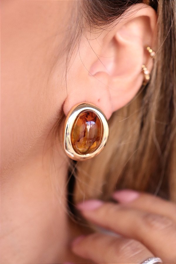 Brinco Resinado Marrom