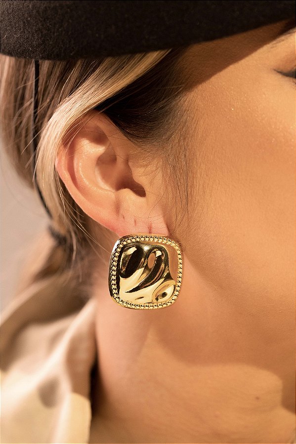 Brinco Quadrado Banhado a Ouro 18k