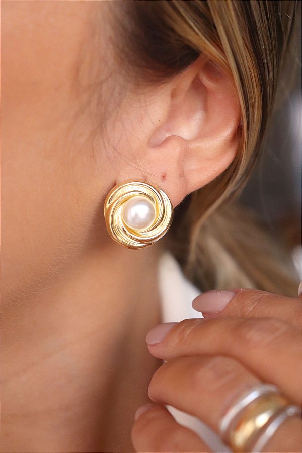 Brinco Nozinho com Pérola G Banho Ouro 18k