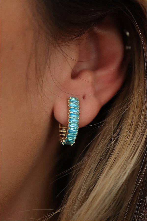 Brinco Meia Argola Banhado Ouro 18K com Zircônias
