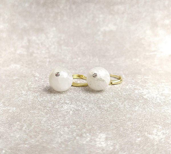 Brinco de Selenita em Bolinha "Limpa e Energiza" - Argola - Banho ouro