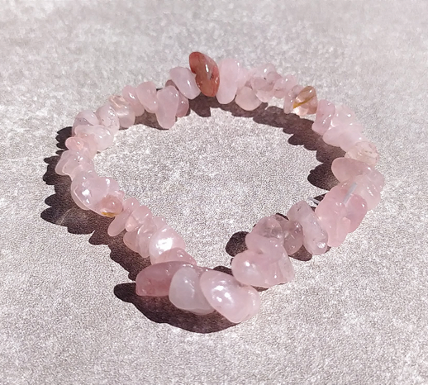Pulseira de Quartzo Rosa em Cascalho "Amor"
