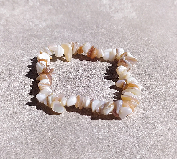 Pulseira Madrepérola em Cascalho "Brilho Pessoal"