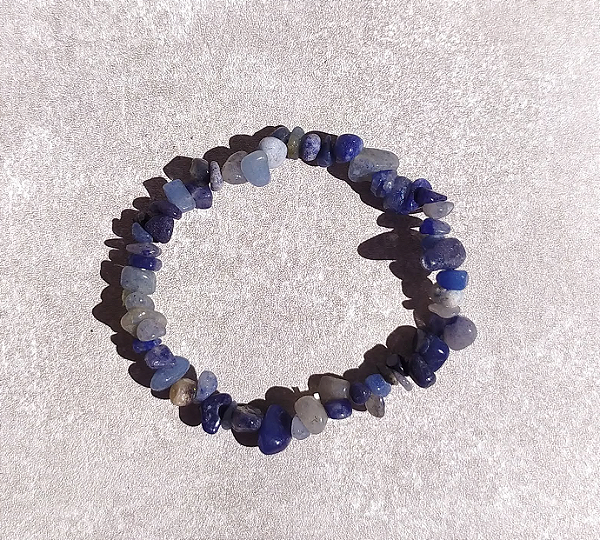 Pulseira de Quartzo Azul em Cascalho "Tranquilidade e Coragem"