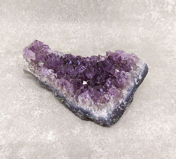 Drusa de Ametista Natural 212gr "Espiritualidade e Transmutação"