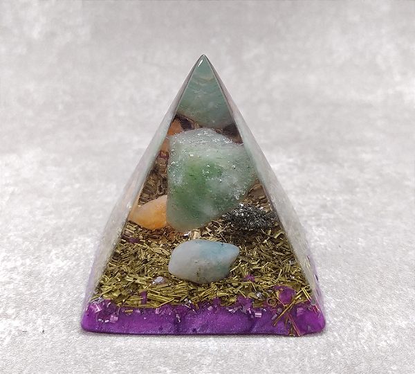 Orgonite com Quartzo Verde, Quartzo Azul, Calcita Laranja e Pirita 5,5cm "Saúde-Tranquilidade-Disposição-Prosperidade"
