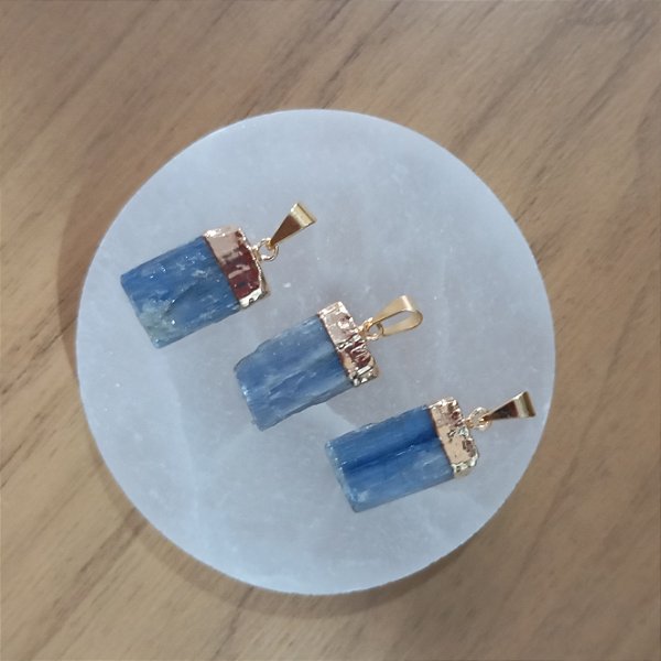 Pingente Cianita Azul Dourado - "Proteção do Arcanjo Miguel"