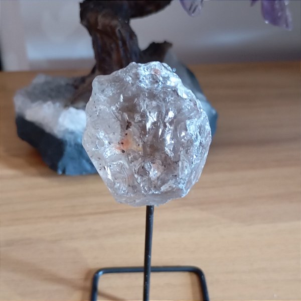 Quartzo Fumê na Base de Ferro 11 cm - "Purificação Energética, Proteção e Concretização"