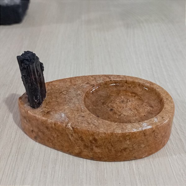 Incensário Oval de Pedra Sabão com Turmalina