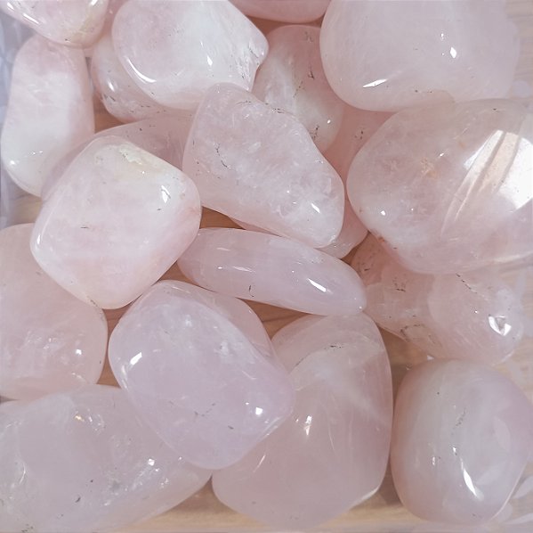 Quartzo Rosa Rolado P - "Amor Próprio, Acolhimento e Gratidão"