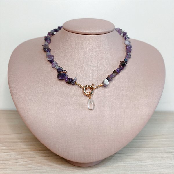 Choker Ametista com Fecho Bóia e Pingente de Cristal