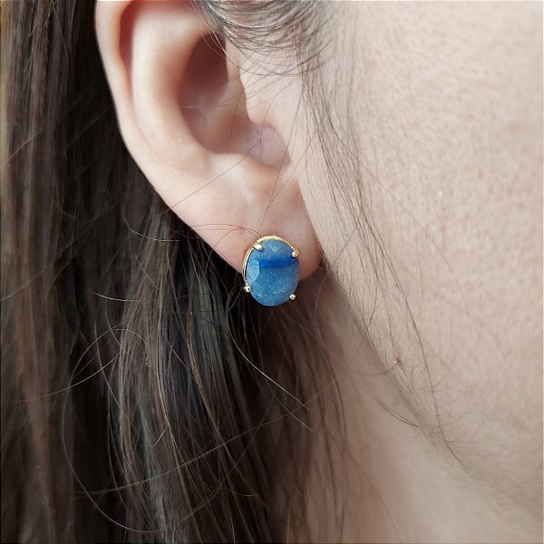Brinco de QUARTZO AZUL 8x10mm. Pedras Naturais Banhado a Ouro