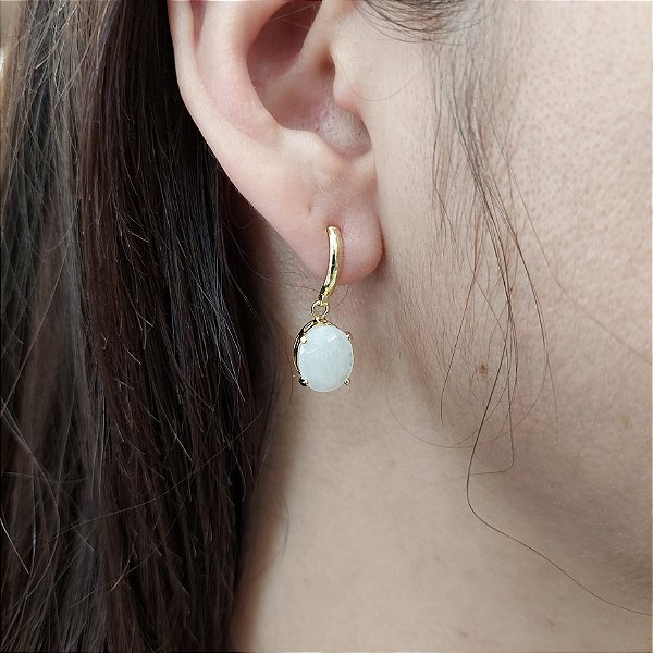 Brinco de QUARTZO BRANCO 6x8mm. Pedras Naturais Banhado a Ouro