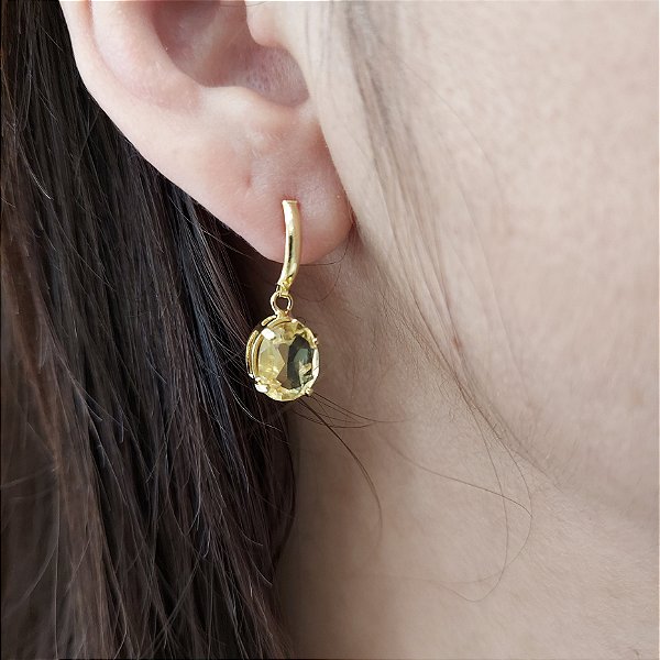 Brinco de CITRINO Oval 6x8mm. Pedras Naturais Banhado a Ouro