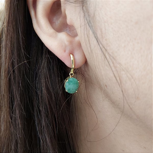 Brinco de QUARTZO VERDE 6x8mm. Pedras Naturais Banhado a Ouro