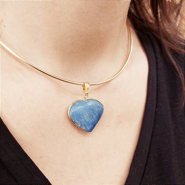Pingente Coração Quartzo Azul 26mm. Pedras Naturais Banhado a Ouro