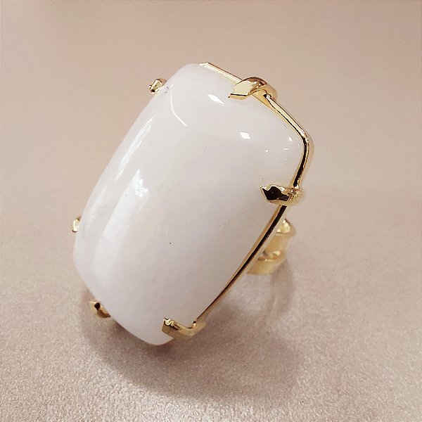 Anel Retangular Quartzo Branco 20x30mm. Pedras Naturais. Banhado a Ouro