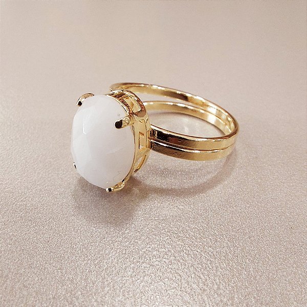 Anel Oval Quartzo Branco 10x14mm. Pedras Naturais. Banhado a Ouro