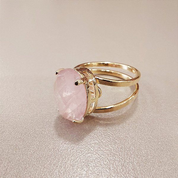 Anel Oval Quartzo Rosa 10x14mm. Pedras Naturais. Banhado a Ouro