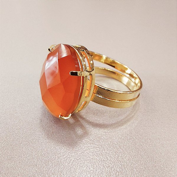 Anel Oval Agata Vermelha 15X20mm. Pedras Naturais. Banhado a Ouro