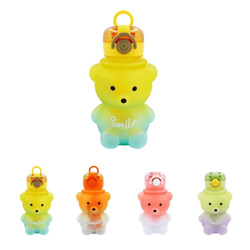 GARRAFA DE PLÁSTICO EM FORMATO DE URSO COM ALÇA E TRAVA (700 ML)