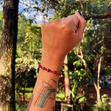 Pulseira Kabbalah dos 7 nós Com Hematita (Escudo Energético)