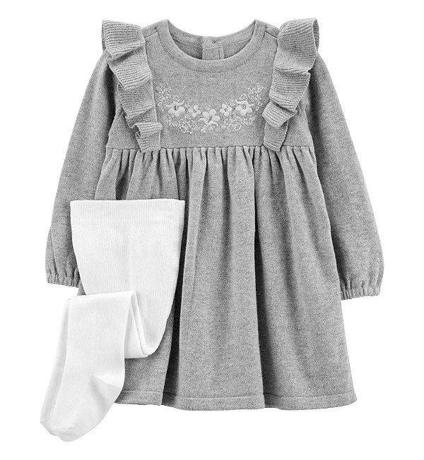 Vestido de tricô cinza bordado com meia grossa branca