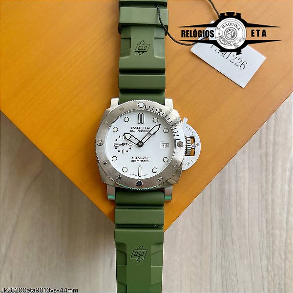 PANERAI SUBMERSIBLE ETA 9010vs