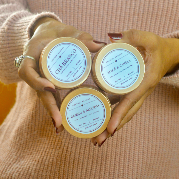 Trio de Velas Aromáticas – Bambu & Alecrim, Maçã & Canela e Chá Branco (90g cada)