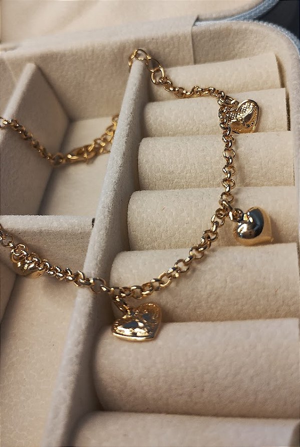 Pulseira múltiplos corações