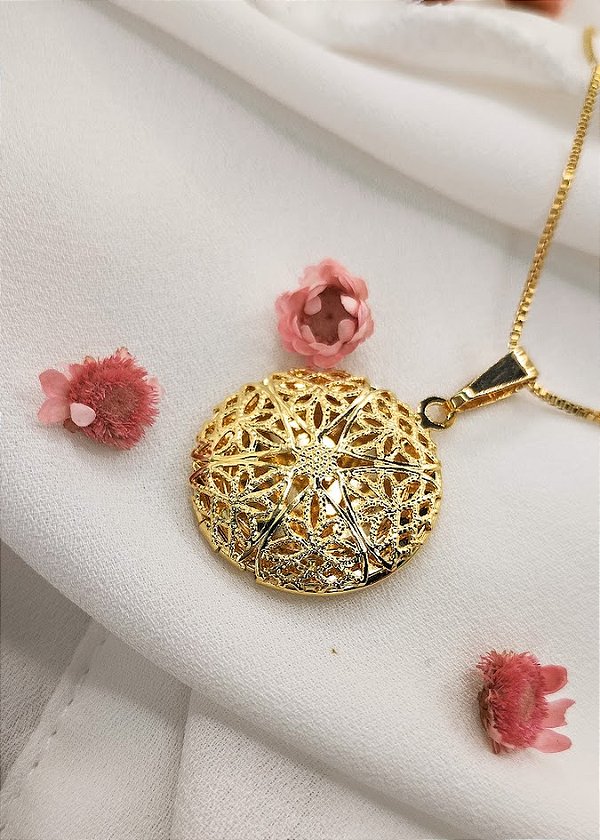 Gargantilha escapulário círculo com flor