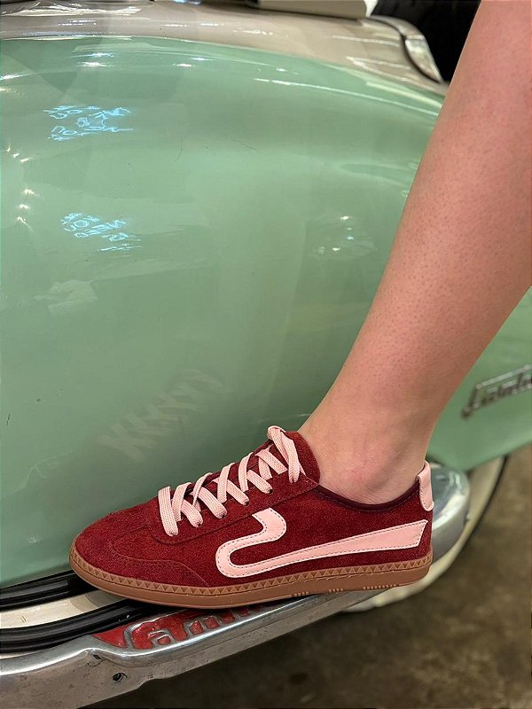 Tênis Retrô Camurça Burgundy – Schutz