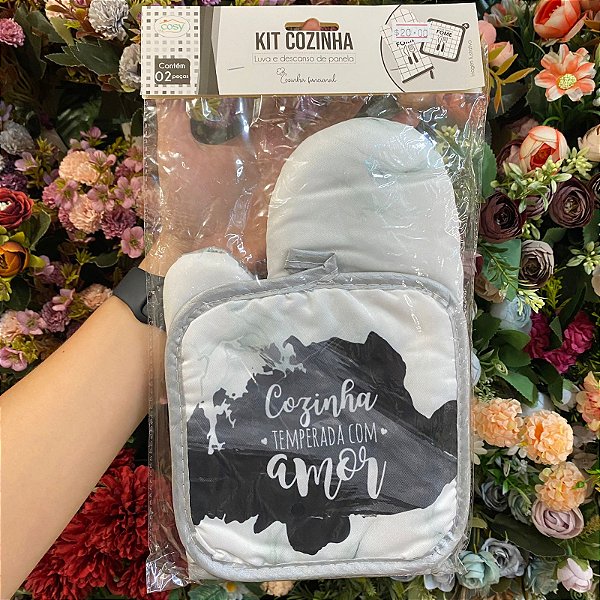 LUVA PARA COZINHA DE POLIESTER TERMICA COM DESCANSO DE PANELA ESTAMPAS SORTIDAS
