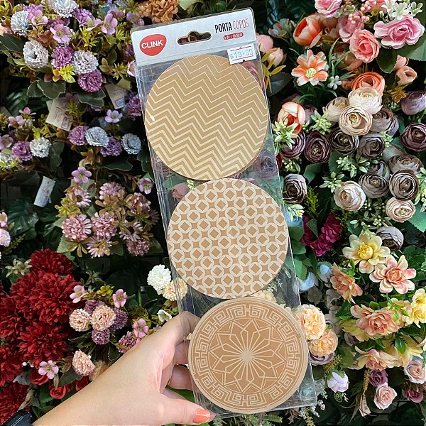 PORTA COPO DE MADEIRA MDF REDONDO ESTAMPAS SORTIDAS COM 6 PECAS 10CM DE Ø