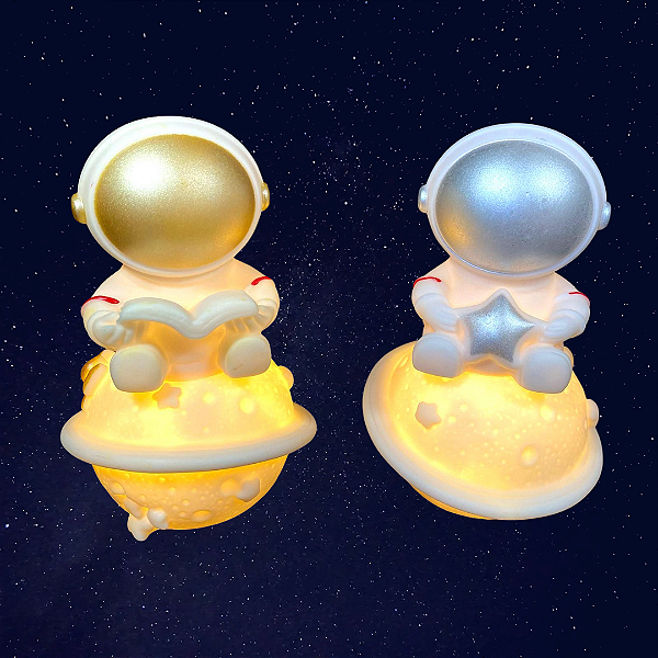 LUMINARIA LED DE MESA  ASTRONAUTA 9X13CM