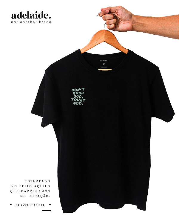 T-shirt 'Trust God' Preta