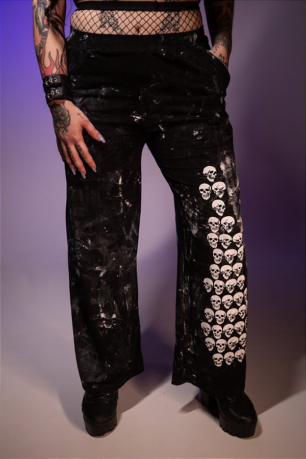 Calça Pantalona Caveirinhas estonada