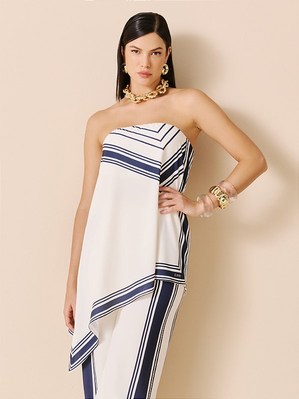 Blusa Feminina Em Ponta Tecido Plano