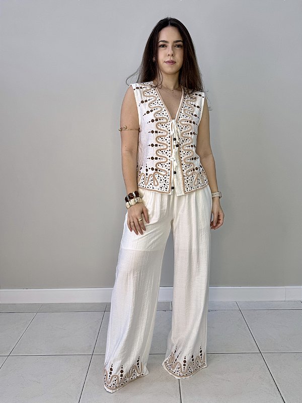 Conjunto Bordada Calça e Blusa