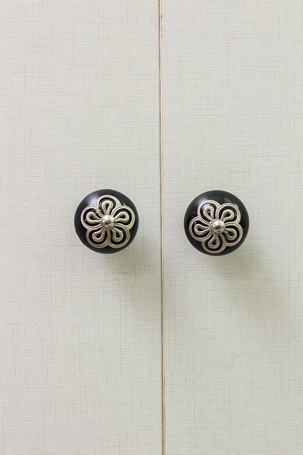 Puxador de Porcelana Preta com metal cromado