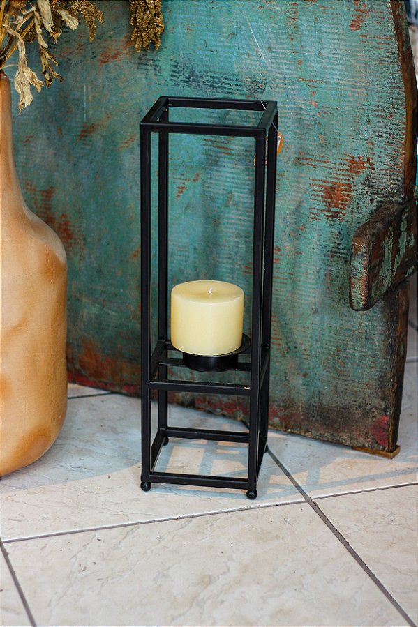 Lanterna em ferro na cor preto fosco Grande (velas não inclusa)