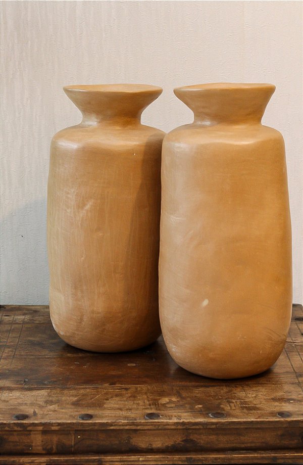 Vaso rústico de cerâmica feito a mão, argila. 50 alt x 23 larg x 17  boca (unitário)