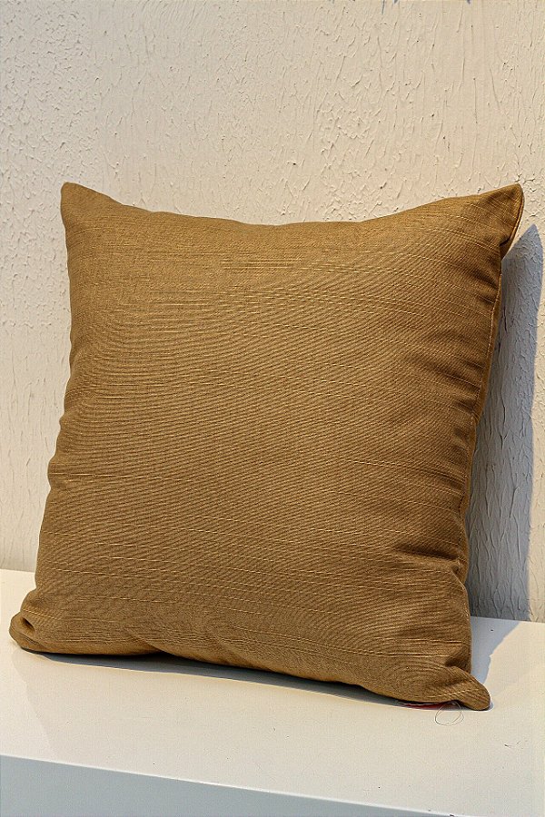 Almofada seda rustica lisa marrom claro 50x50