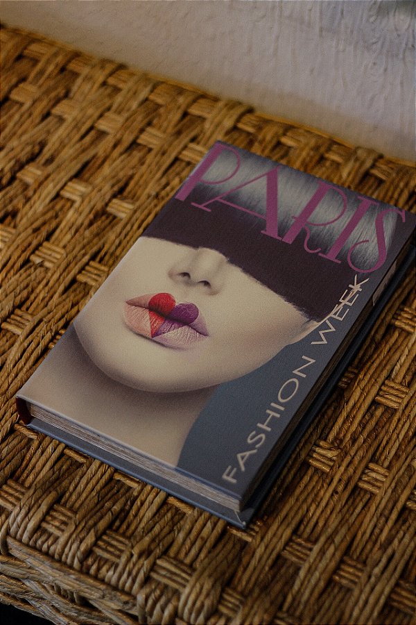 Caixa livro Paris Fashion Week, P