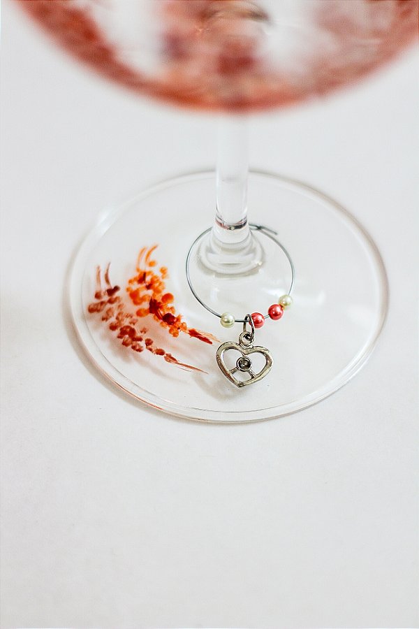 Conjunto de 6 marcadores de taças em metal e miçangas