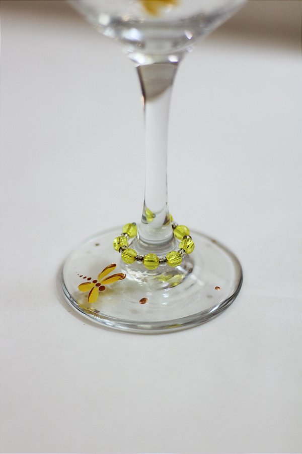 Conjunto de 6 marcadores de taças em miçangas coloridas