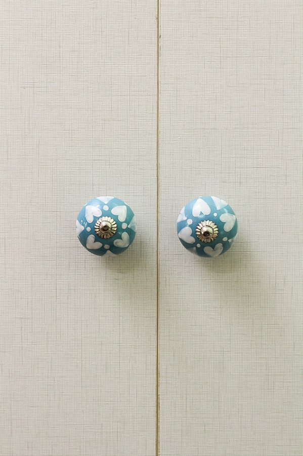Puxador de Porcelana Azul claro com coração branco