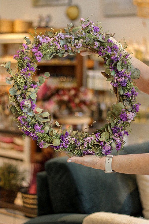 Guirlanda de Flores Naturais Desidratadas – Tons de Lilás e Verde