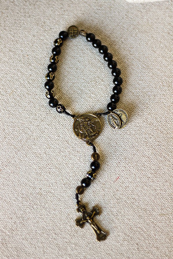 TERÇO DE BOLSO, MADEIRA PRETA